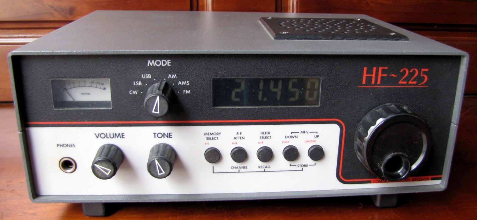 КВ-приёмник Lowe HF-225. Характеристики. Краткий обзор.