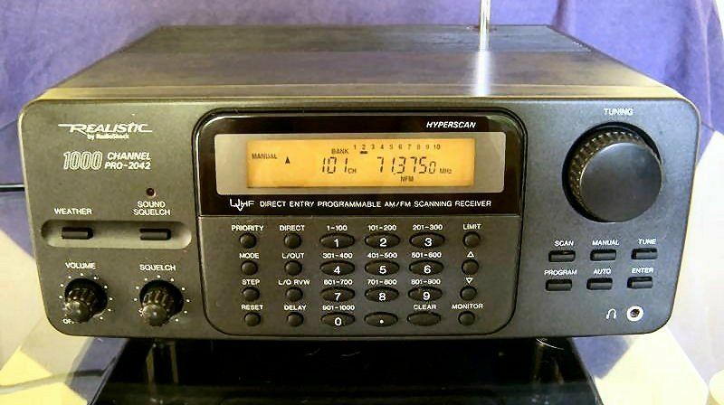 КВ/УКВ-сканер (приёмник) RadioShack / Realistic Pro-2042. Характеристики. Краткий обзор.