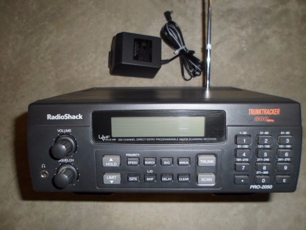 УКВ-сканер (приёмник) RadioShack / Realistic Pro-2050. Характеристики. Краткий обзор.