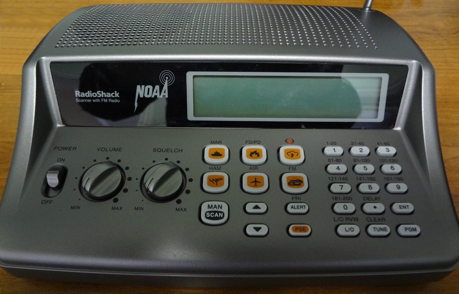 УКВ-сканер (приёмник) RadioShack / Realistic Pro-405. Характеристики. Краткий обзор.