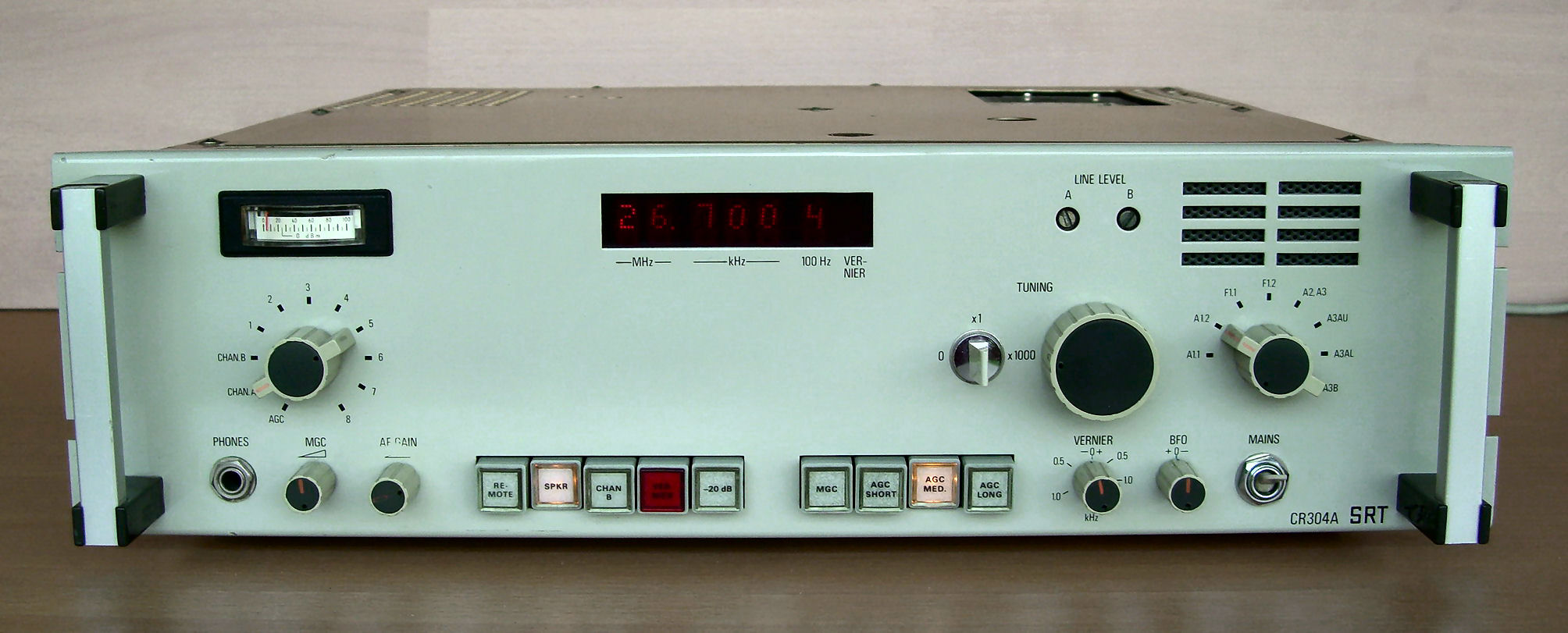 КВ-приёмник SRT CR304A. Характеристики. Краткий обзор.