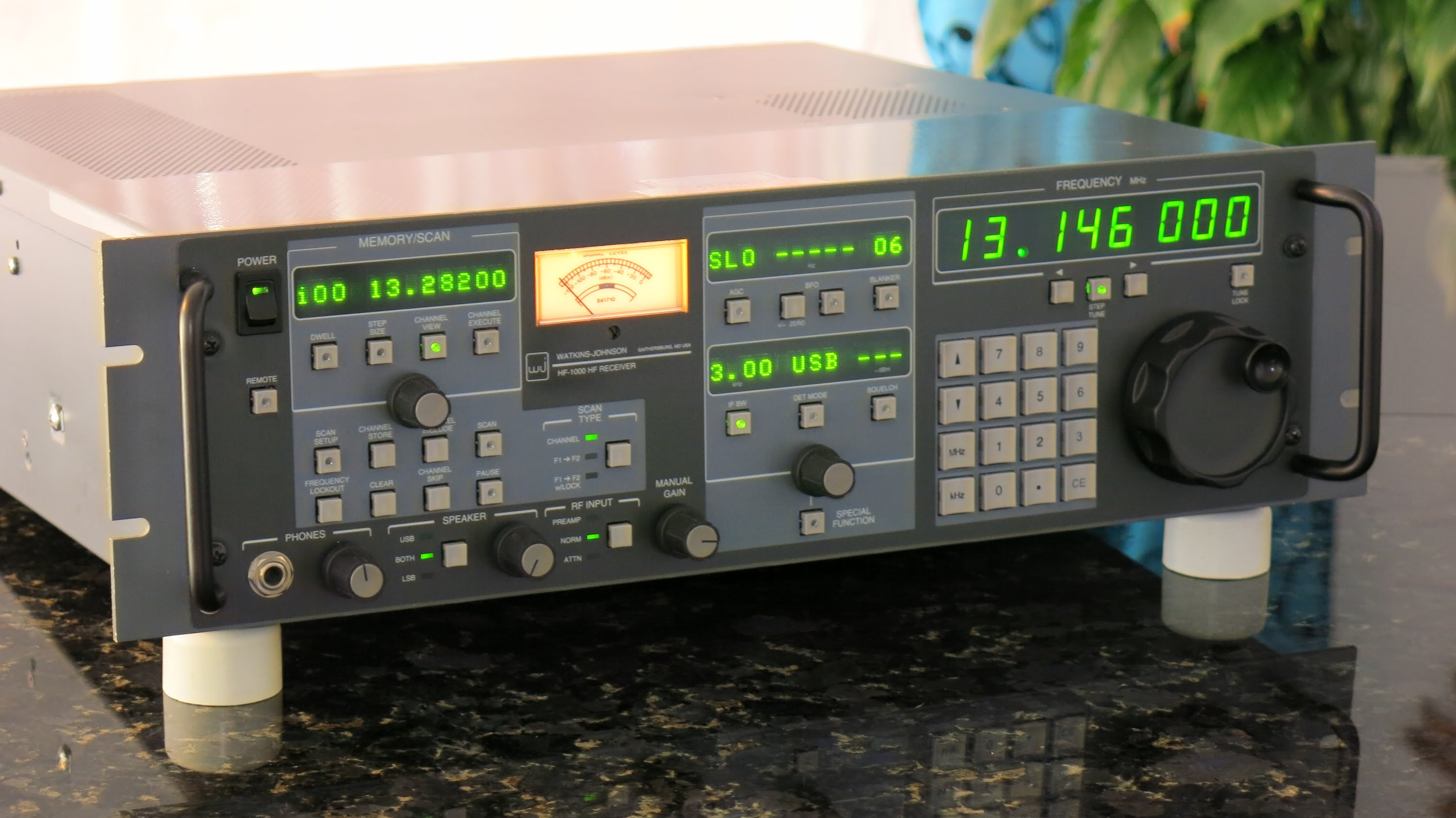 КВ-приёмник Watkins-Johnson HF-1000. Характеристики. Краткий обзор.