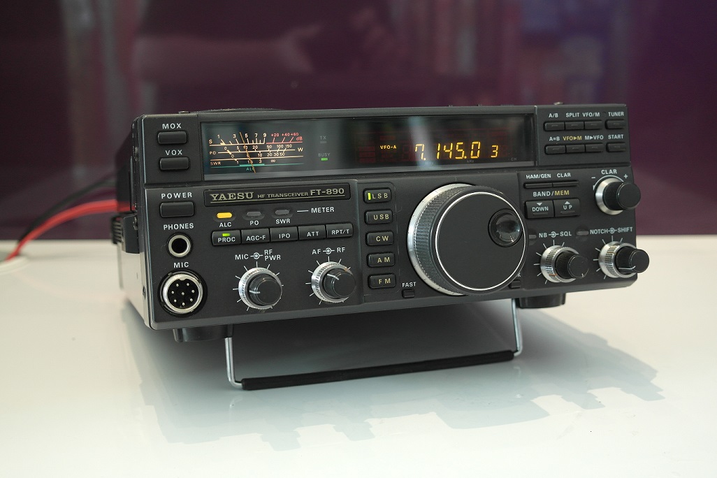 КВ-трансивер Yaesu FT-890AT. Характеристики. Краткий обзор.